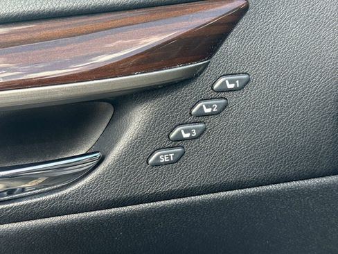 Used 2017 Lexus ES 350 w/ Luxury Package image 18