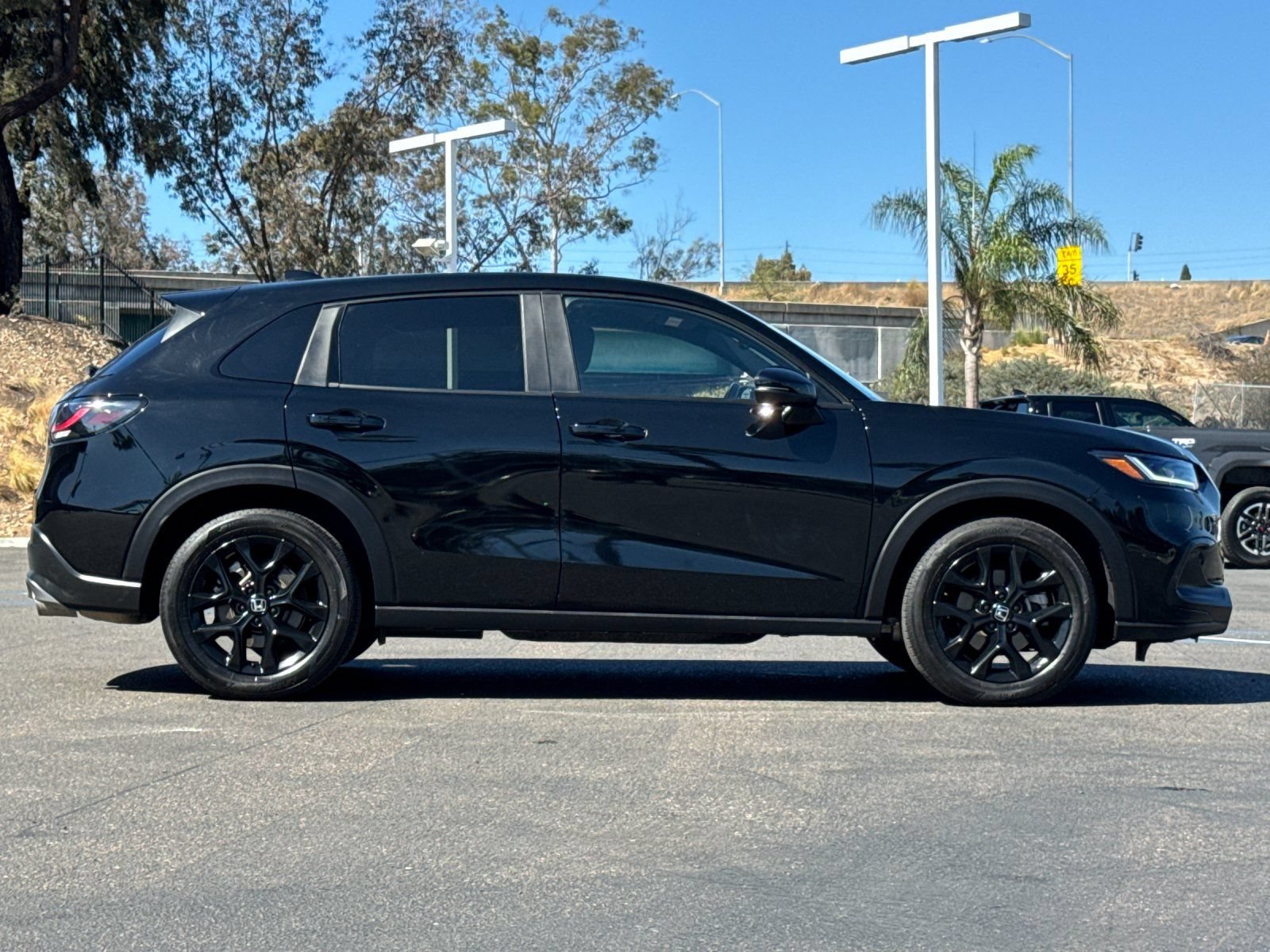 Used 2025 Honda HR-V Sport image 6