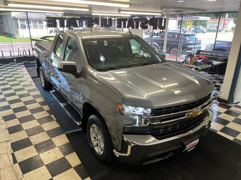 Used 2021 Chevrolet Silverado 1500 LT AWD/4WD image 19