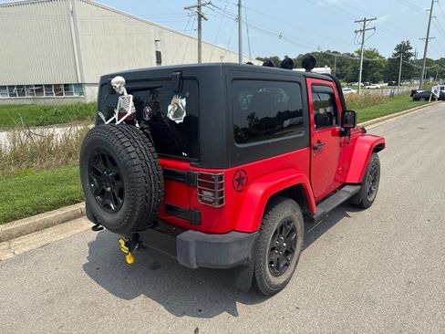 Used 2015 Jeep Wrangler Sport AWD/4WD image 3
