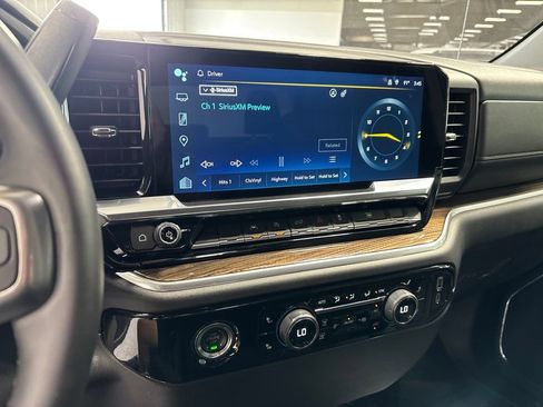 Used 2024 Chevrolet Silverado 1500 LT AWD/4WD image 16