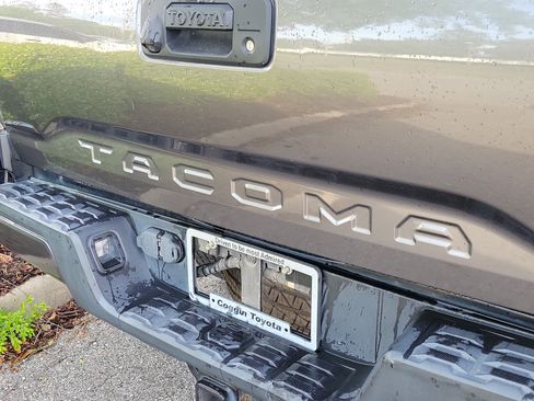 Used 2017 Toyota Tacoma TRD Sport w/ Tow Package image 20