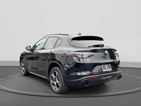New 2025 Alfa Romeo Stelvio Sprint image 4