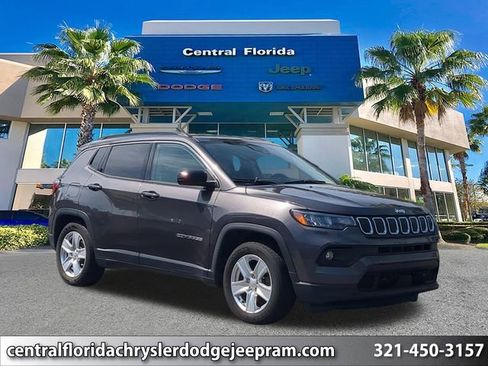 Used 2022 Jeep Compass Latitude FWD image 1