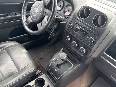 Used 2015 Jeep Patriot High Altitude AWD/4WD image 10
