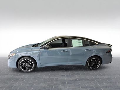 New 2027 Nissan Sentra SR w/ Floor Mat Package