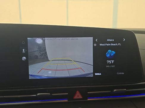 Used 2024 Hyundai Elantra SEL image 19