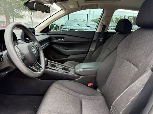 Used 2023 Honda Accord EX image 9