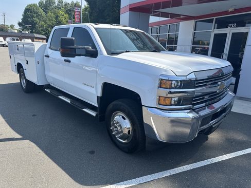 Used 2016 Chevrolet Silverado 3500 W/T w/ WT Convenience Package AWD/4WD image 2