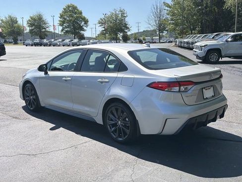 Used 2026 Toyota Corolla SE w/ SE Package FWD image 5