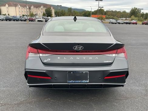 Certified 2024 Hyundai Elantra Limited image 6