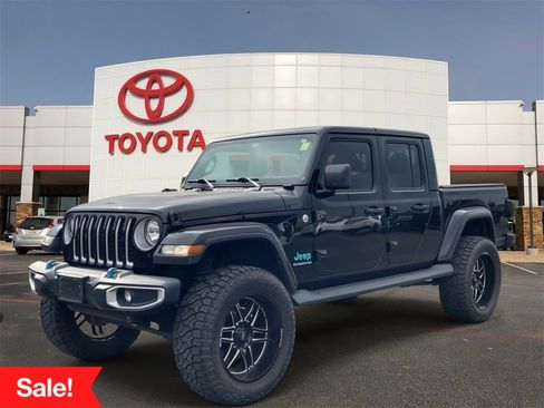 Used 2020 Jeep Gladiator Overland image 1
