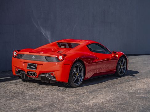 Used 2014 Ferrari 458 Spider image 11