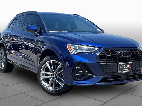Used 2025 Audi Q3 2.0T Premium w/ Convenience Package AWD/4WD image 3