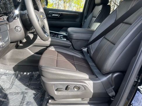 New 2026 Chevrolet Suburban High Country image 8