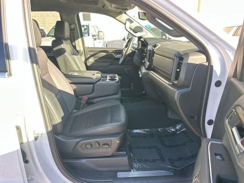 Used 2025 GMC Sierra 1500 SLT image 27