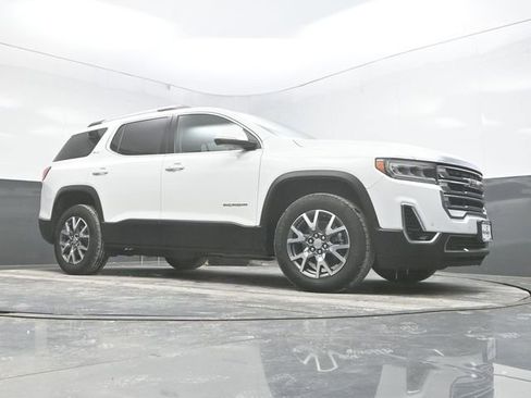 Used 2023 GMC Acadia SLT image 29