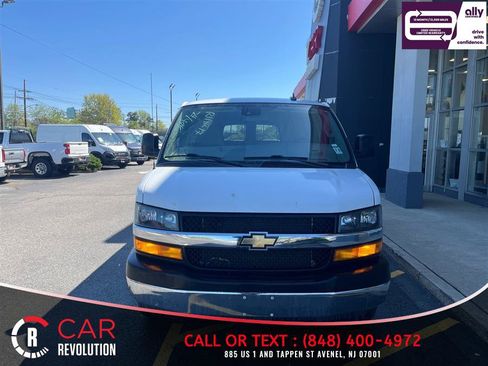 Used 2024 Chevrolet Express 3500 LT w/ LT Preferred Equipment Group RWD image 3