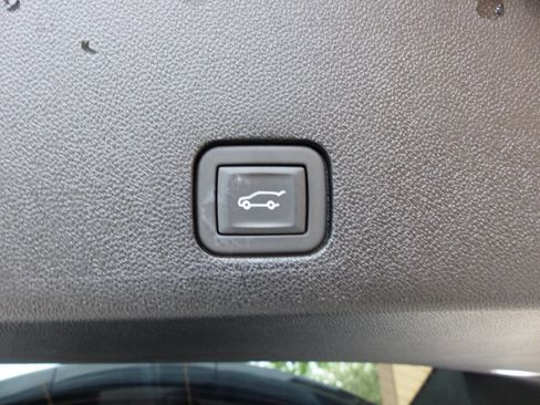 Used 2024 Cadillac XT6 Luxury w/ LPO, Floor Liner Package FWD image 50