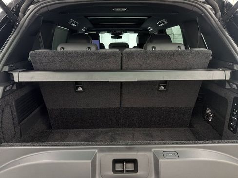 Used 2025 Land Rover Range Rover Long Wheelbase SE image 25