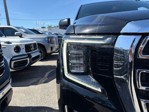 Used 2021 GMC Yukon SLT w/ SLT Premium Package AWD/4WD image 4