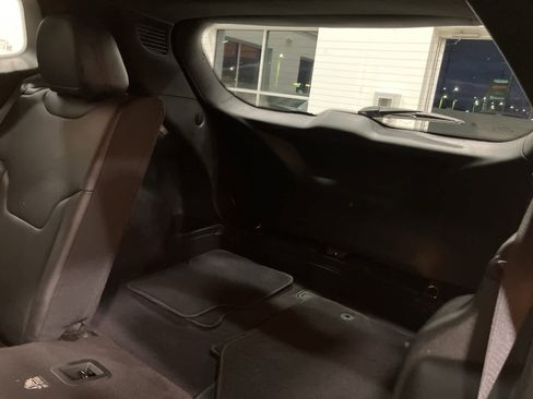 Used 2025 Jeep Compass Limited image 27