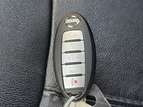 Used 2020 Nissan Pathfinder SL AWD/4WD image 34