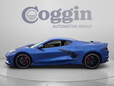 Used 2022 Chevrolet Corvette Stingray Premium Cpe w/ Z51 Performance Package RWD image 2