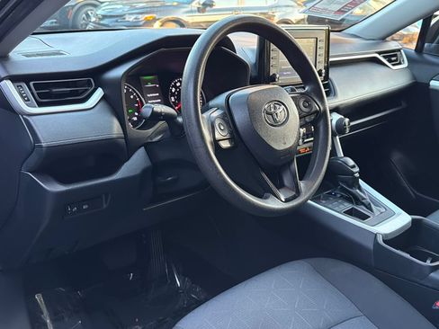 Used 2022 Toyota RAV4 XLE AWD/4WD image 18