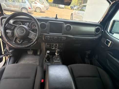 Used 2023 Jeep Gladiator Sport AWD/4WD image 4
