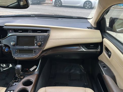 Used 2013 Toyota Avalon Limited image 26