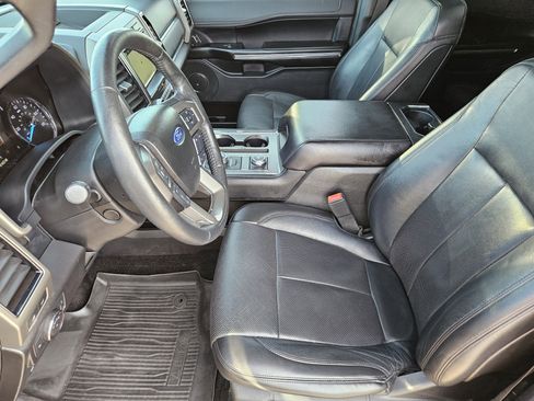 Used 2018 Ford Expedition Max XLT w/ Equipment Group 202A AWD/4WD image 14