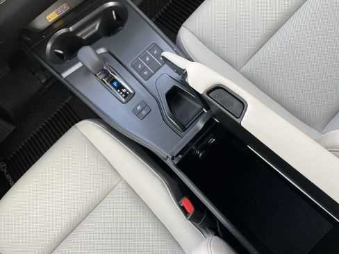 Used 2025 Lexus UX 300h AWD image 25