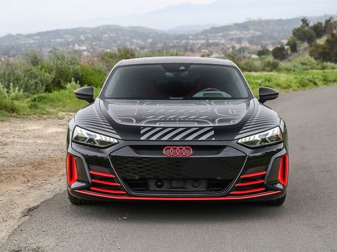 Used 2023 Audi RS e-tron GT image 2