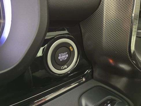 Certified 2025 RAM 1500 Limited image 27