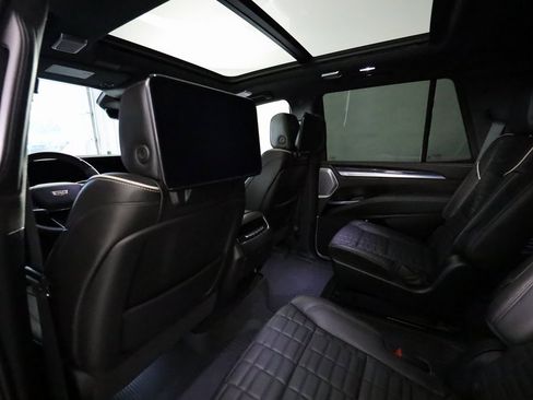 Used 2025 Cadillac Escalade V image 17