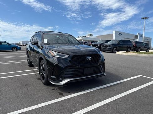 Used 2021 Toyota Highlander XSE AWD/4WD image 1