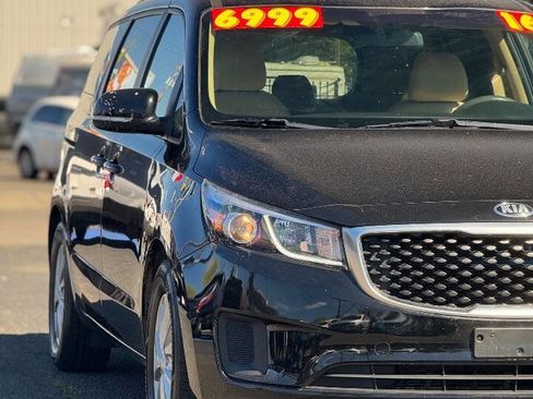 Used 2016 Kia Sedona LX w/ LX Convenience Package FWD image 9