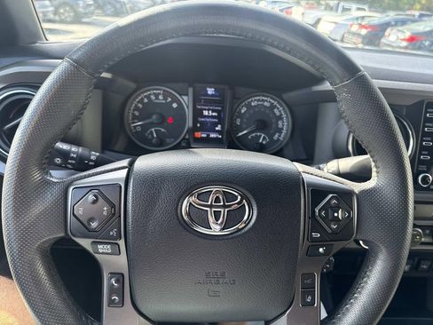 Used 2023 Toyota Tacoma TRD Off-Road image 29