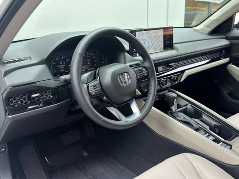 Used 2024 Honda Accord Touring image 13