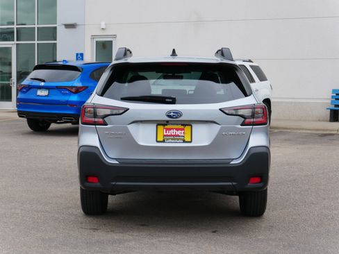 Used 2024 Subaru Outback Premium AWD/4WD image 6