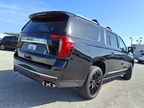 Used 2024 GMC Yukon XL Denali AWD/4WD image 39