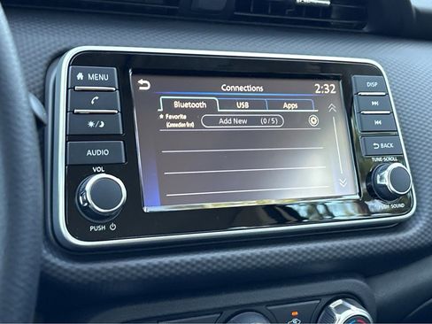 New 2025 Nissan Kicks Play S image 5