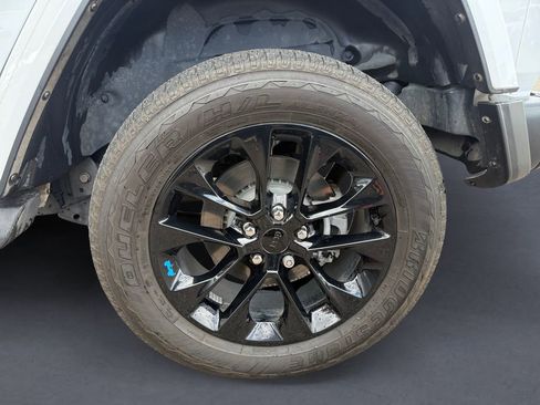 Used 2022 Jeep Wrangler Unlimited Sahara w/ Cold Weather Group image 14