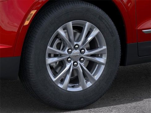 New 2025 Cadillac XT5 Luxury image 9