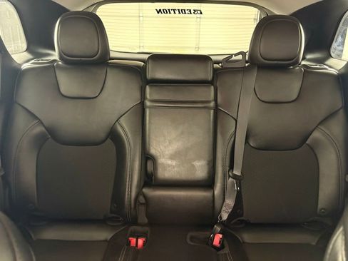 Used 2019 Jeep Cherokee Latitude Plus w/ Cold Weather Group AWD/4WD image 39