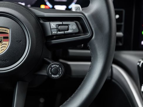 Certified 2025 Porsche Panamera 4 E-Hybrid AWD/4WD image 16