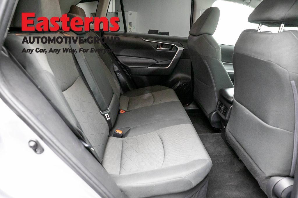 Used 2021 Toyota RAV4 XLE w/ XLE Grade Weather Package AWD/4WD image 24