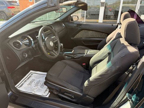 Used 2012 Ford Mustang Convertible image 14