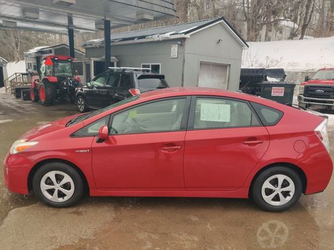 Used 2012 Toyota Prius Three image 3